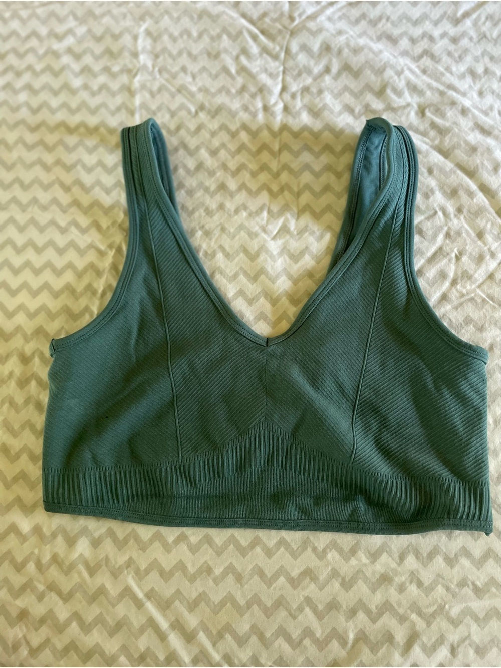 Gymshark women's large green athletic sports bra